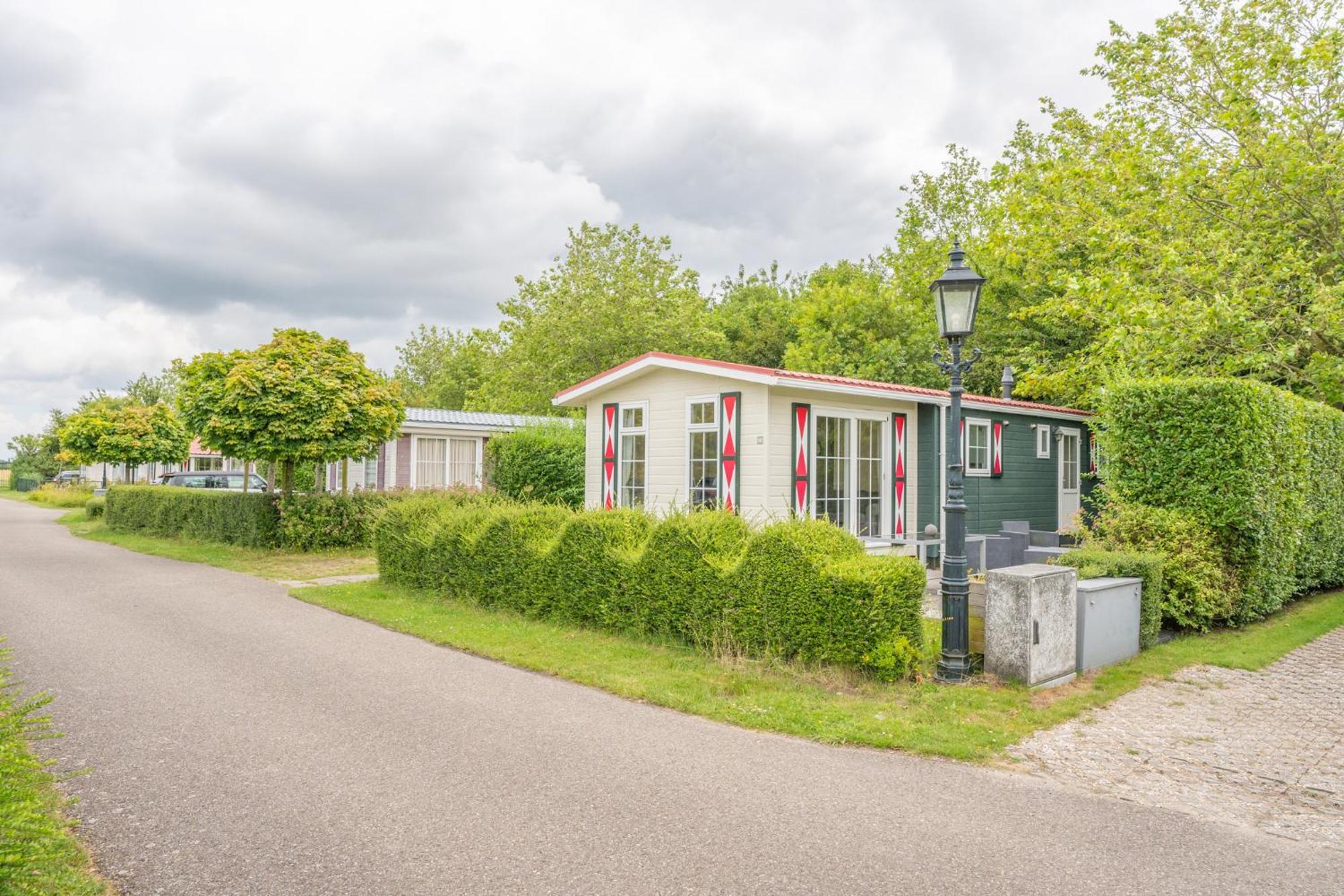 Chalet Op In *
