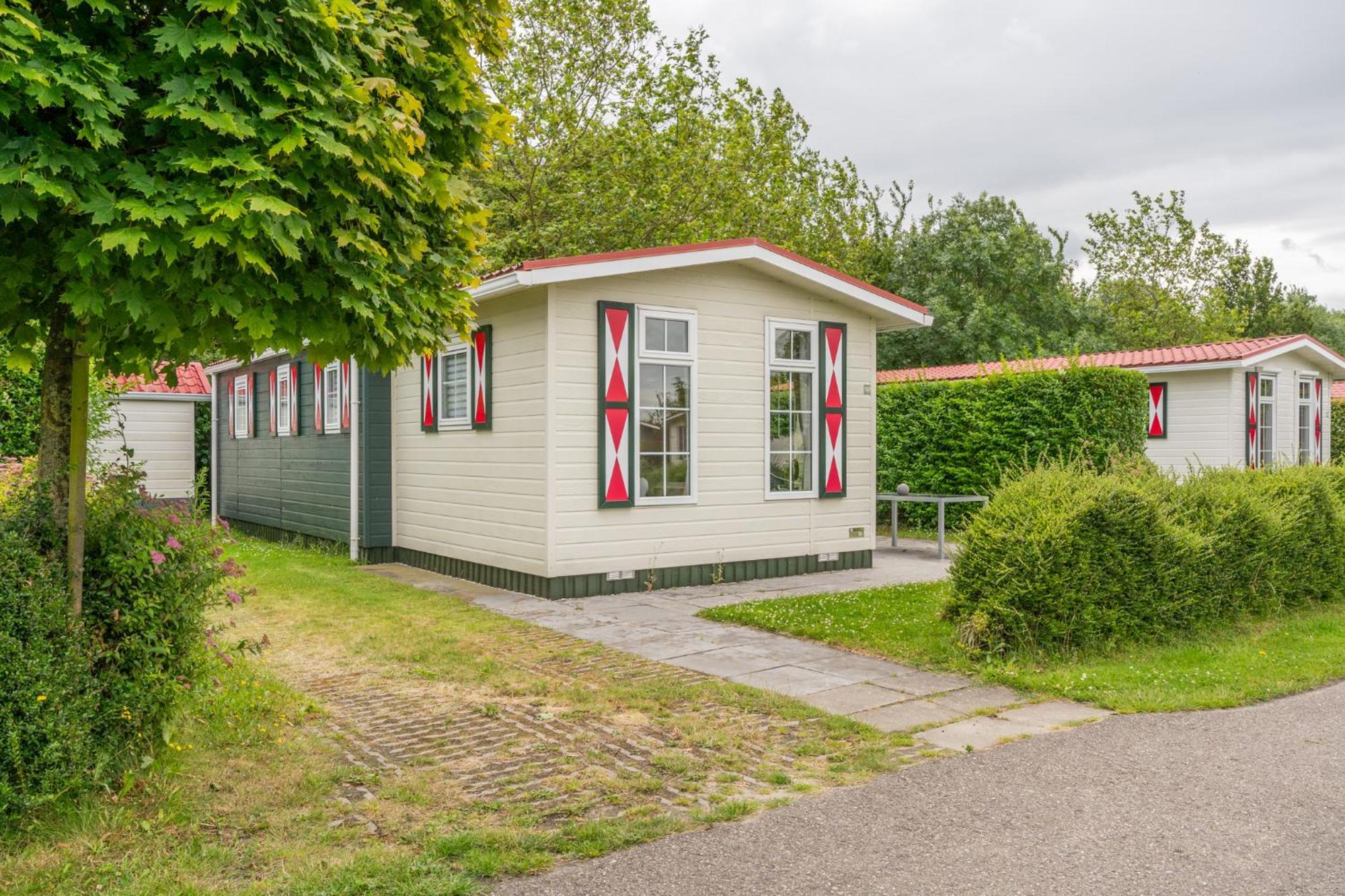 Chalet Op In *